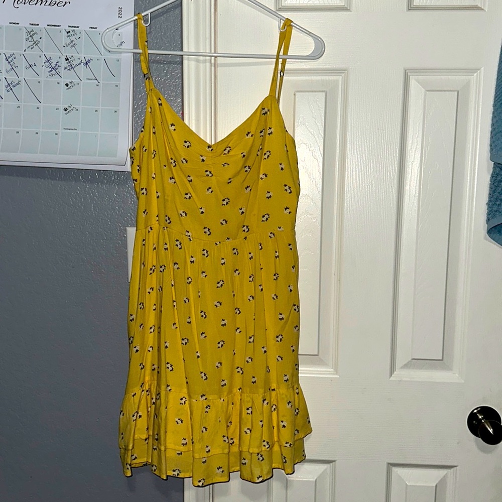 Hollister women’s open back tie dress